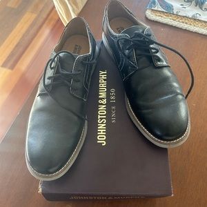 Boys Johnston and Murphy black dress shoes, size 5.5